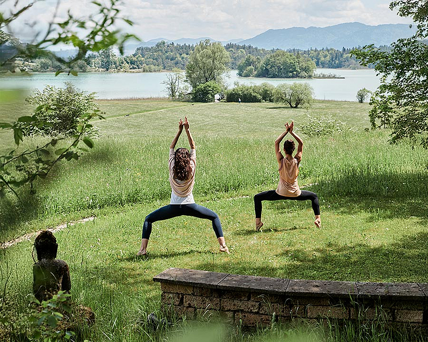 Lebensfreude wiederentdecken: In herrlicher Landschaft, schönem Ambiente, bei gutem Essen und Live-Musik. Schwimmen, Rudern, Yoga, Tai Chi, die Kunstwerkstatt, das Spa und vieles mehr tragen dazu bei.