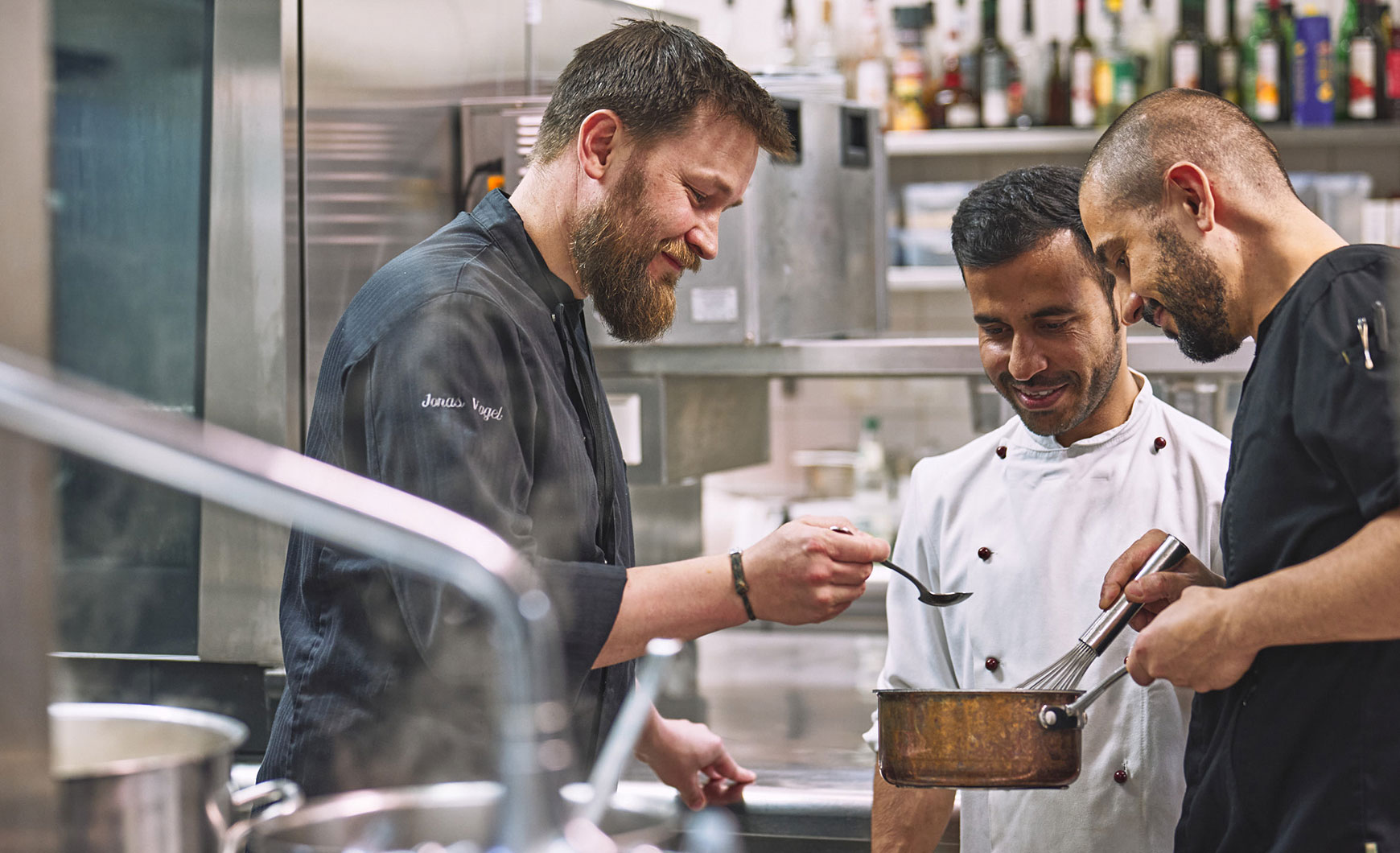 Das Küchenteam kreiert mit Fantasie und Freude immer wieder neue Menüs.